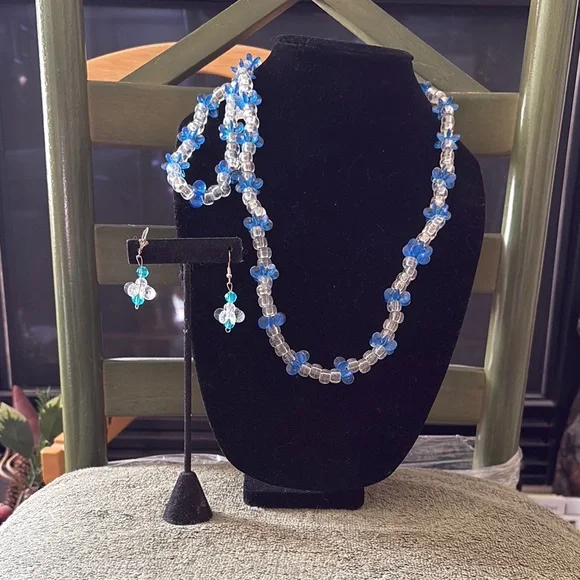 Vintage Clear Plastic Beaded Bracelet/Necklace (set of 2 pairs of earrings) Set - Picture 3 of 16